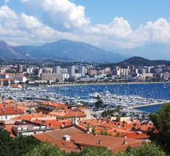 Hoe boekt u een Veerboot naar Ajaccio