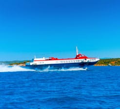 Hoe boekt u een Veerboot naar Schinoussa