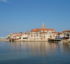 Hoe boekt u een Veerboot naar Umag